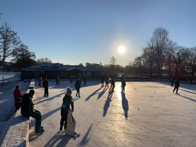 Så åbner skøjtebanen imorgen d. 1. dec