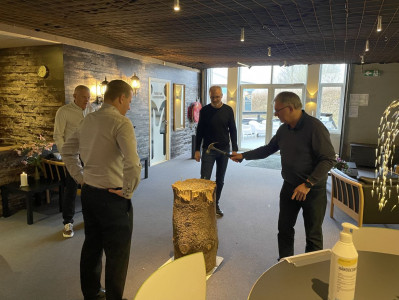 Funhall viser rundt i lokalerne