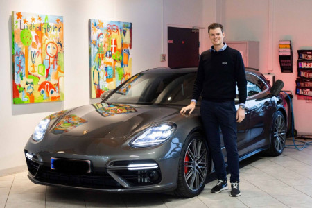 Henrik Bollerslev lukker kompagnon ind