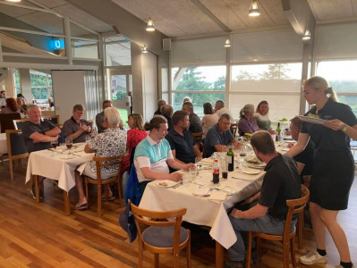 Hjarbæk Fjord golfcenter og restaurant søger folk