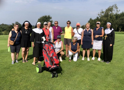 Hjarbæk fjord golfklub har last minute tilbud idag