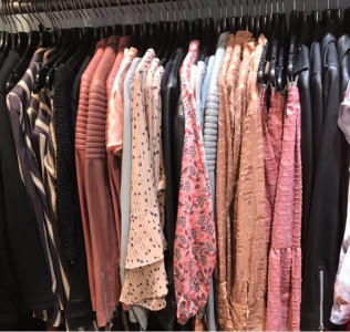 SHOP AMOK HOS HOFF & CO. 