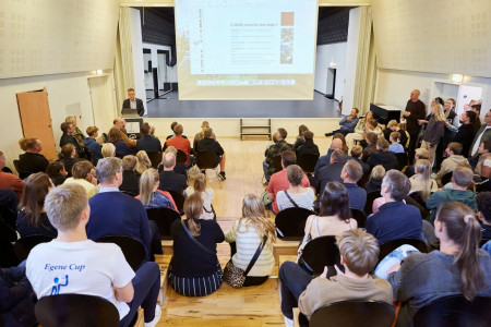 Mange gæster på Hald Ege Efterskole 